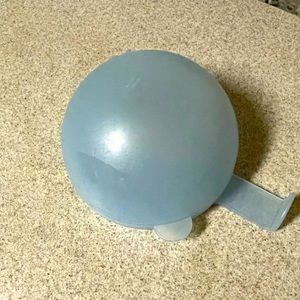 Tupperware Onion Forget Me Not Keeper